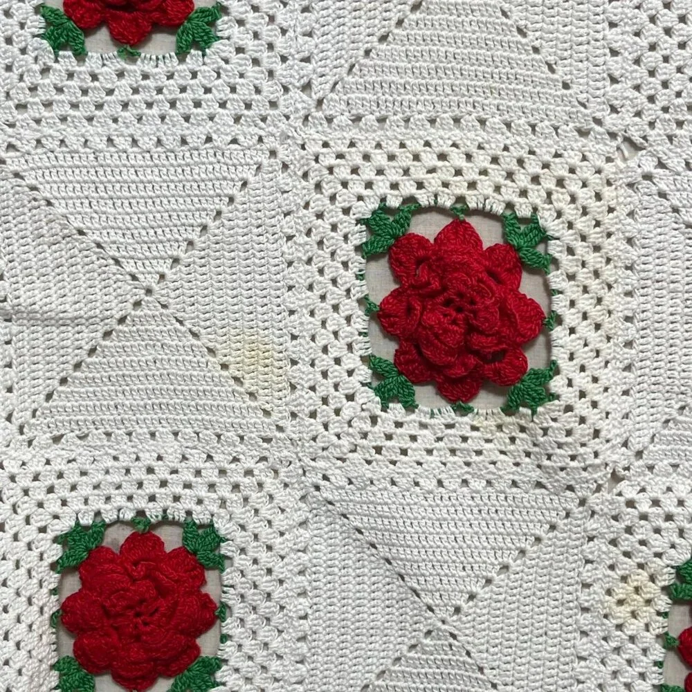Handmade Vtg Crochet‎ Twin Blanket Granny Square Red Rose Tassel Fringe Cottage